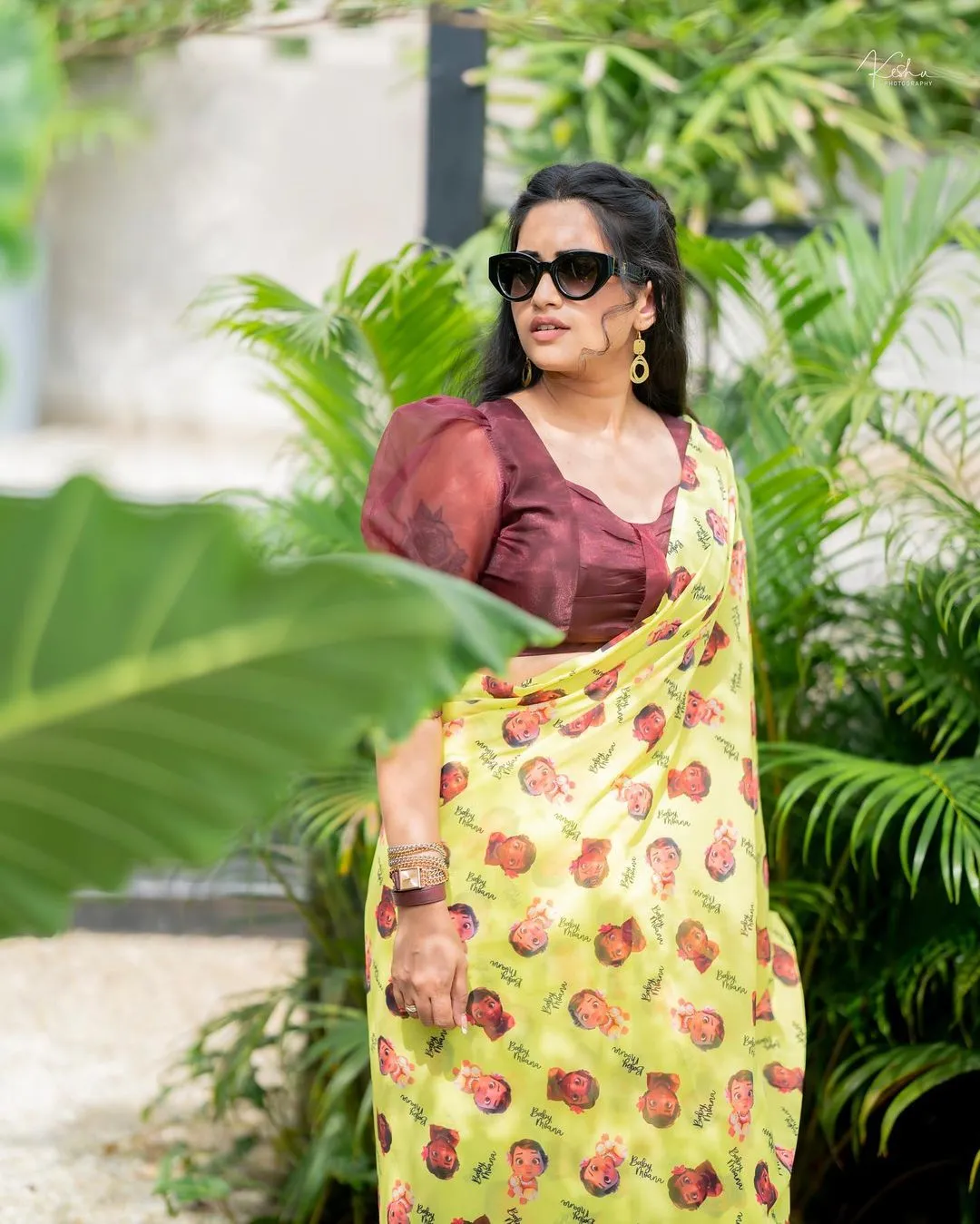 INDIAN TV ACTRESS SRAVANTHI CHOKARAPU IN YELLOW SAREE MAROON BLOUSE 9